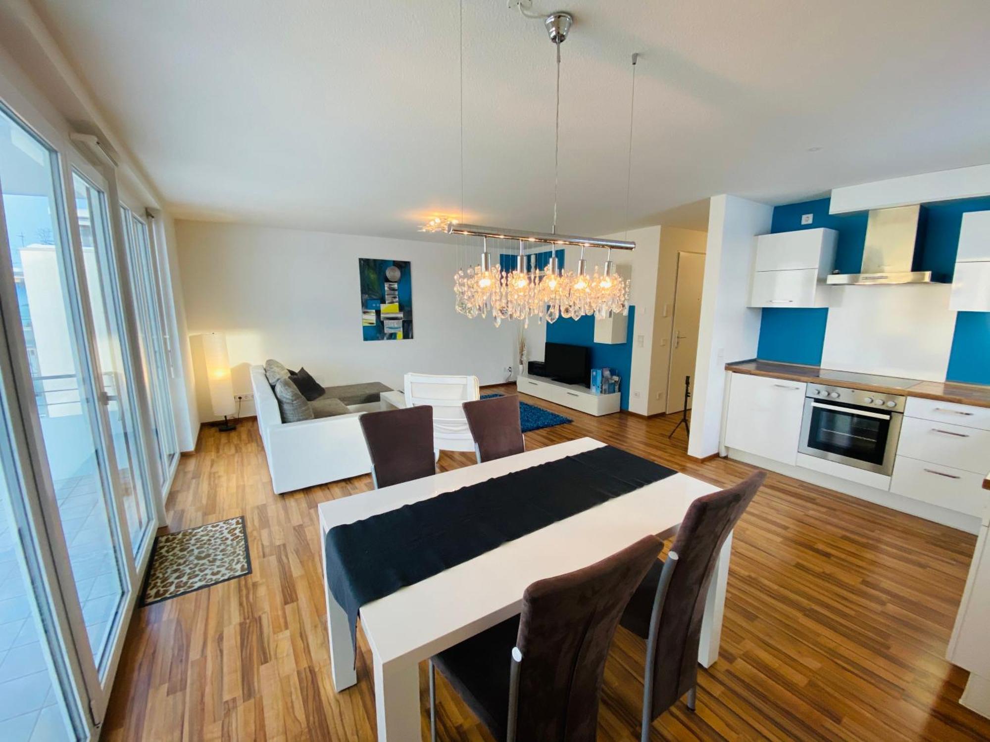 Schillerstrasse Apartment อูเบอร์ลิงเงน ภายนอก รูปภาพ